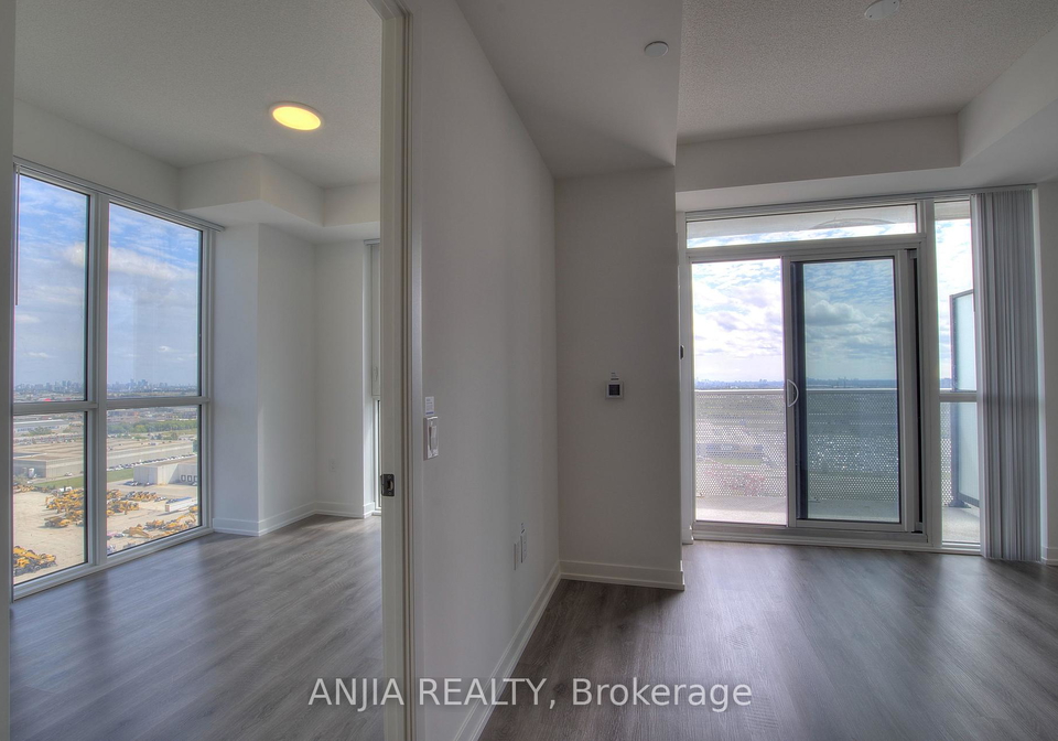 28-interchange-way-vaughan-ontario-n12382766