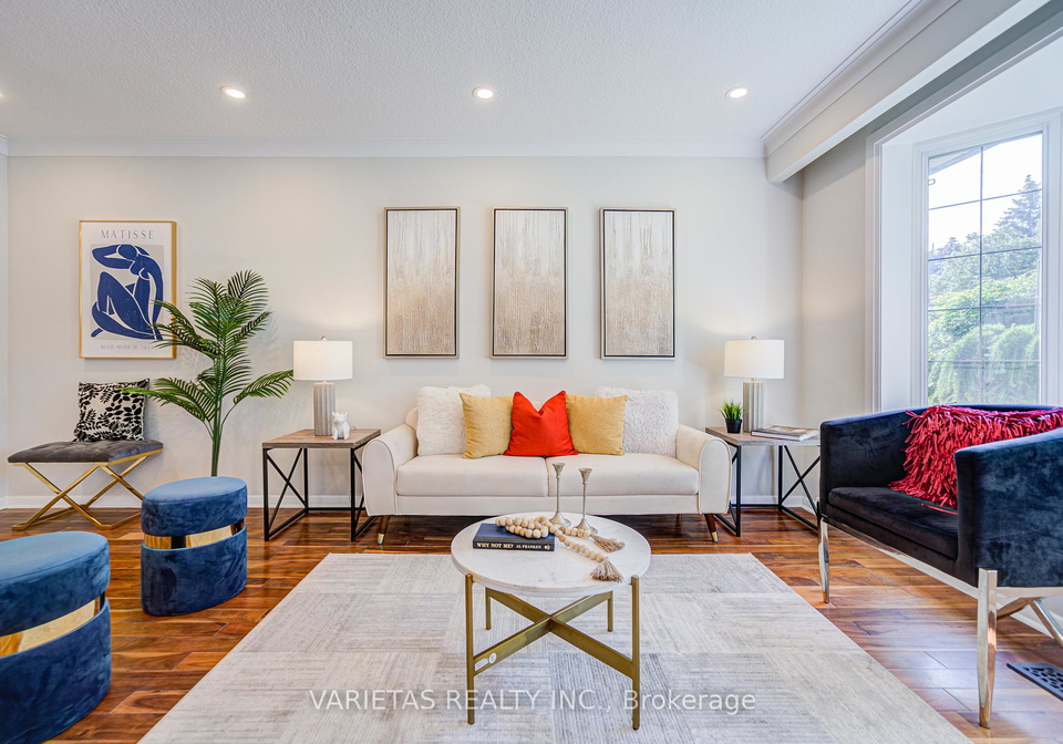 381-centre-street-e-richmond-hill-ontario-n12383131
