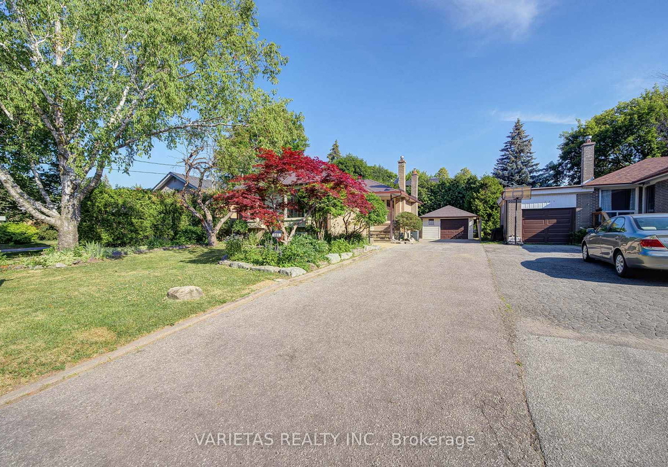381-centre-street-e-richmond-hill-ontario-n12383131