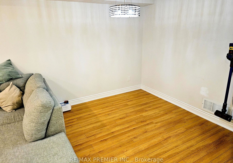 19-foxchase-avenue-vaughan-ontario-n12383740