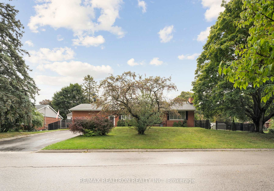 230-avenue-road-newmarket-ontario-n12383817
