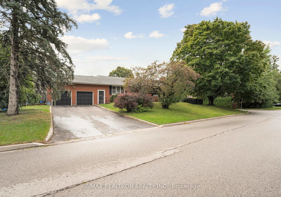 230-avenue-road-newmarket-ontario-n12383817