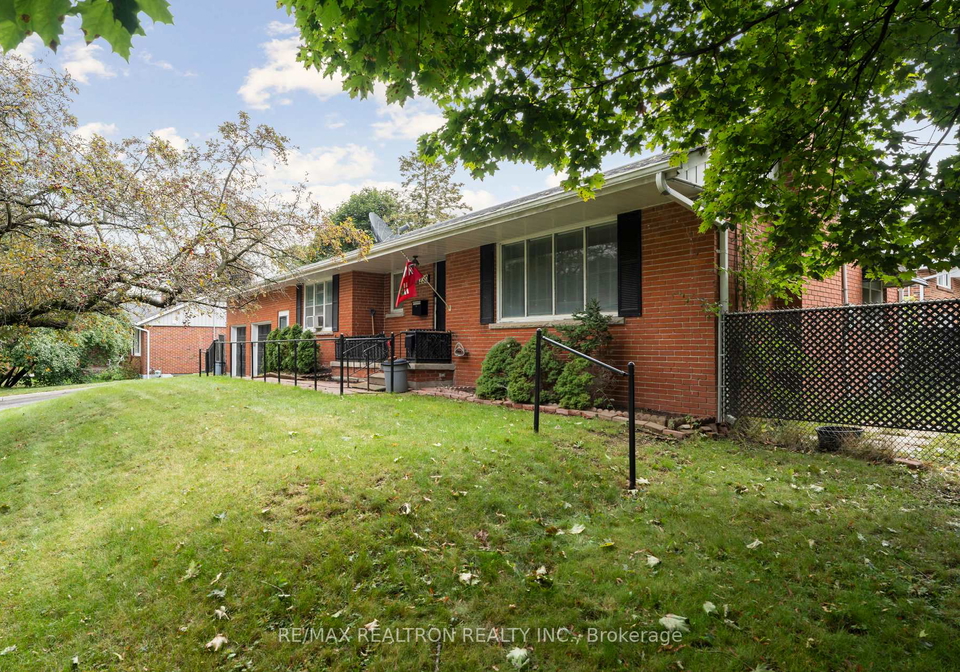 230-avenue-road-newmarket-ontario-n12383817