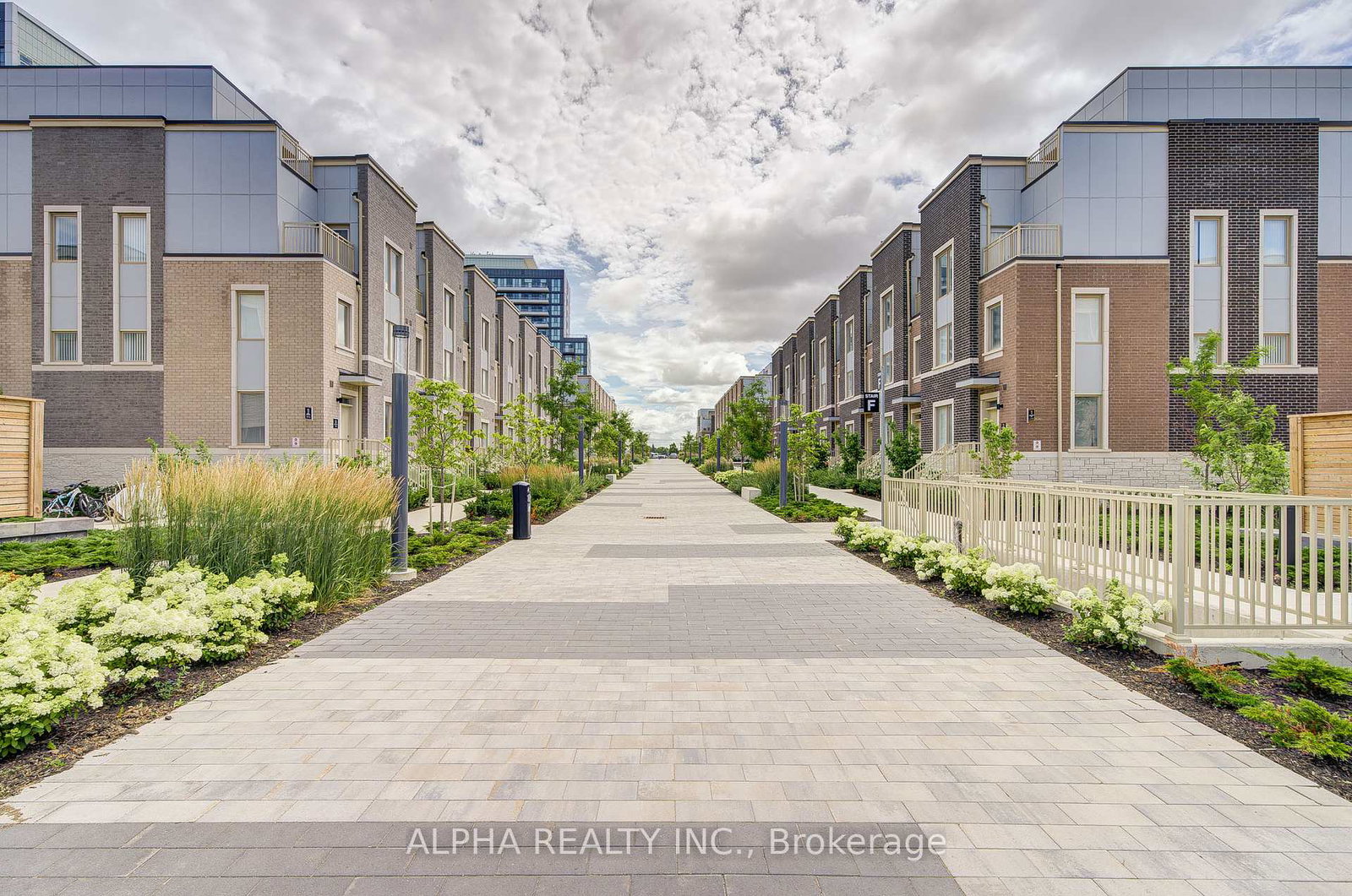 10-almond-blossom-mews-s-vaughan-ontario-n12386037