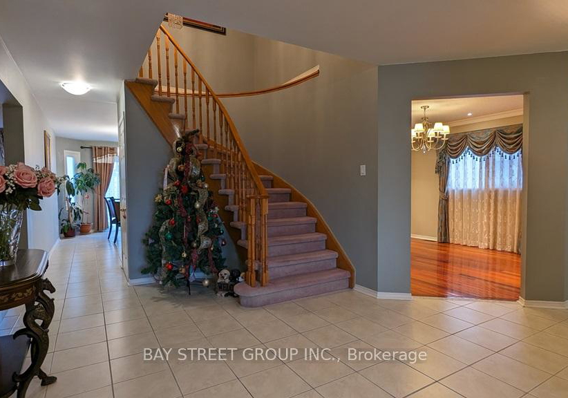 42-pickett-crescent-richmond-hill-ontario-n12386327