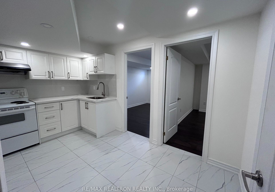 8-finley-way-markham-ontario-n12386518