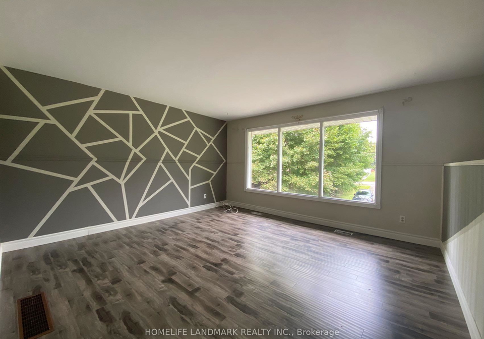 1052-elgin-street-newmarket-ontario-n12387636