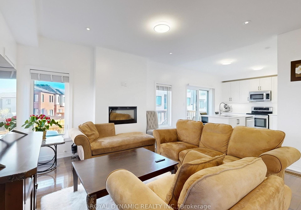 59-tango-crescent-newmarket-ontario-n12390235