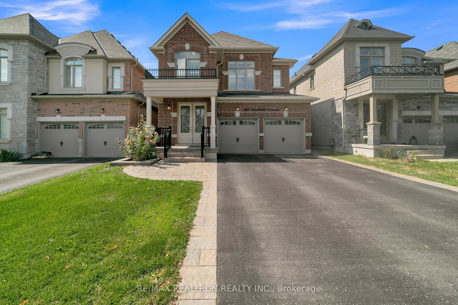 669-sweetwater-crescent-newmarket-ontario-n12391062
