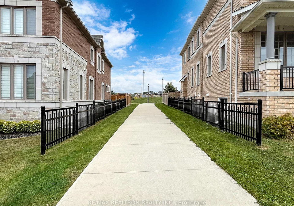 130-frank-kelly-drive-east-gwillimbury-ontario-n12392574