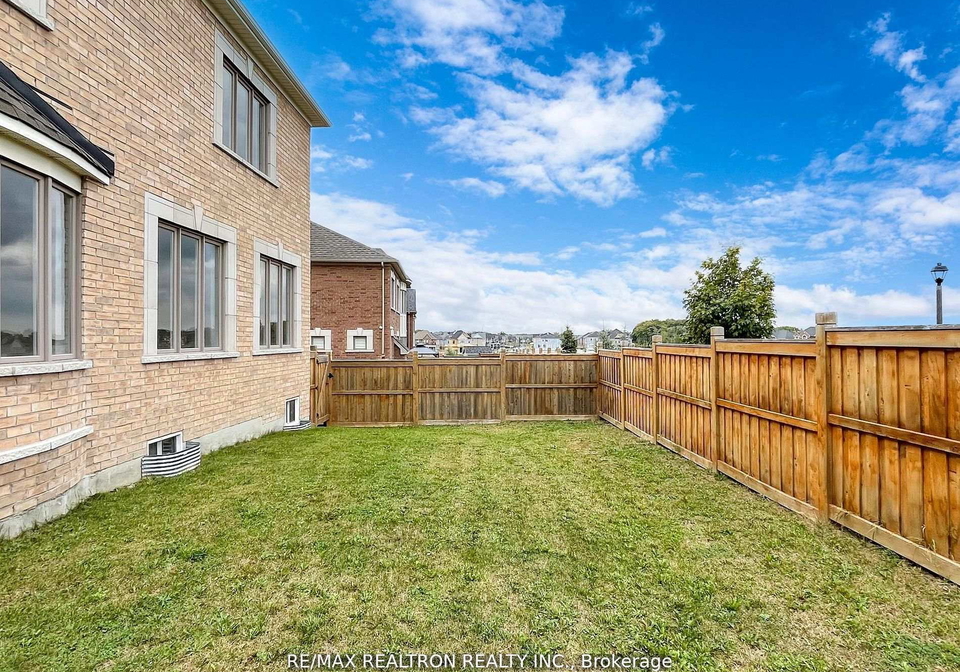 130-frank-kelly-drive-east-gwillimbury-ontario-n12392574