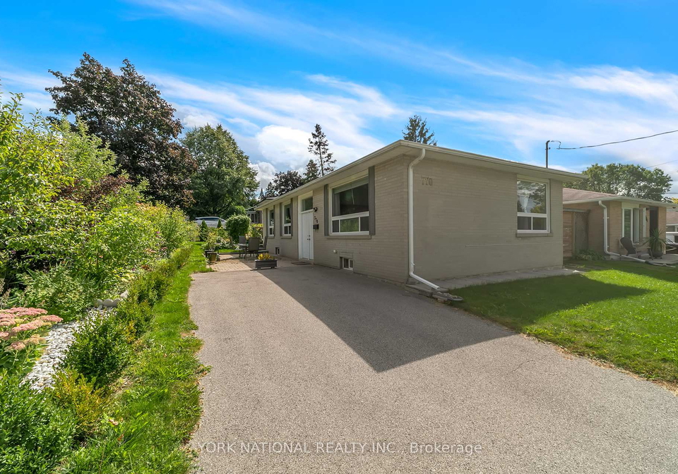770-greenfield-crescent-newmarket-ontario-n12393209