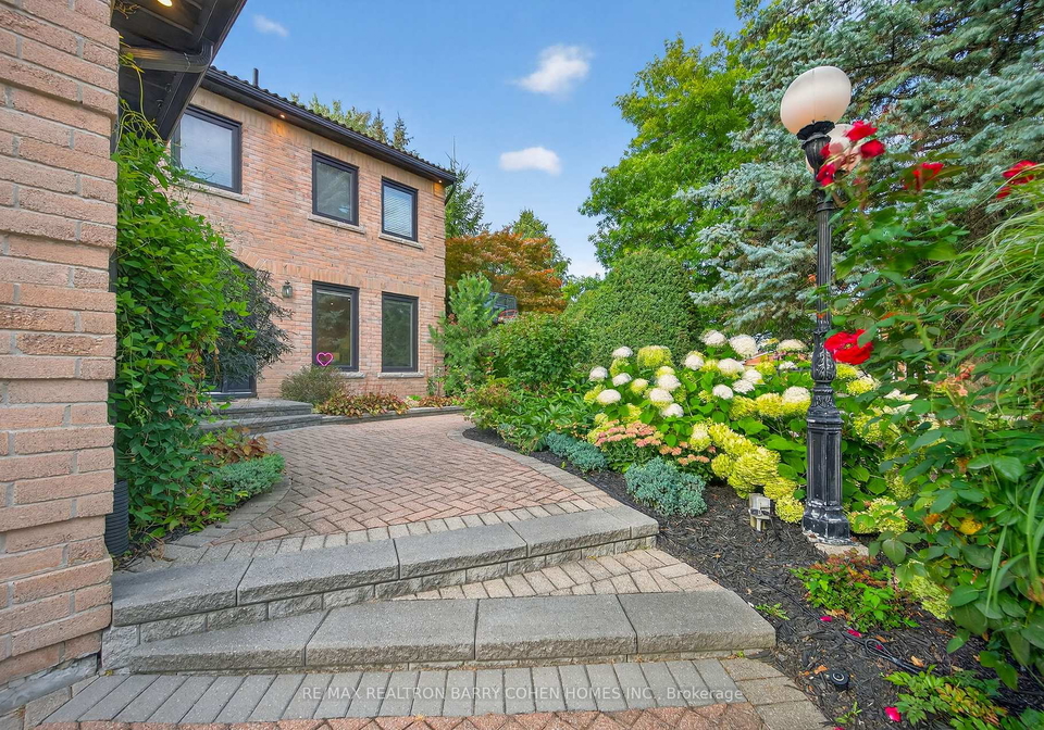 18-cranberry-lane-aurora-ontario-n12393871