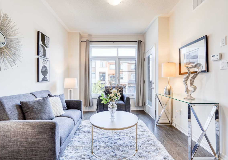 24-delano-way-newmarket-ontario-n12395699