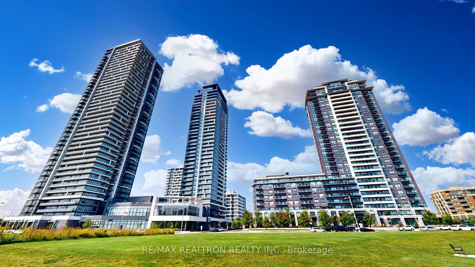 15-water-walk-drive-markham-ontario-n12397183
