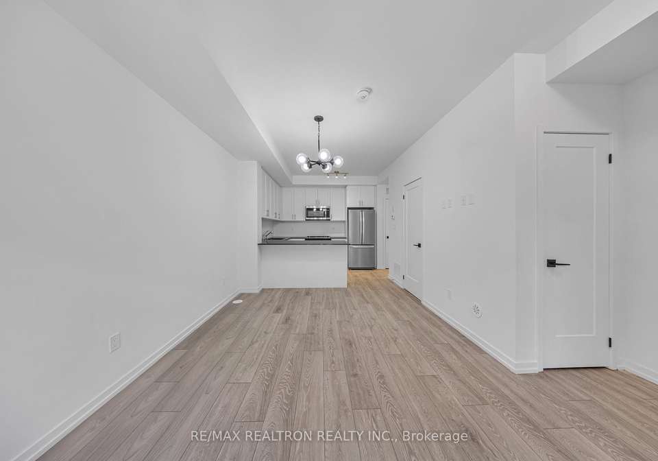 20-lytham-green-circle-newmarket-ontario-n12398519