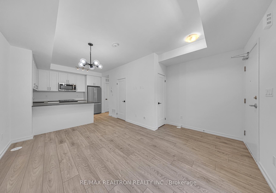 20-lytham-green-circle-newmarket-ontario-n12398519