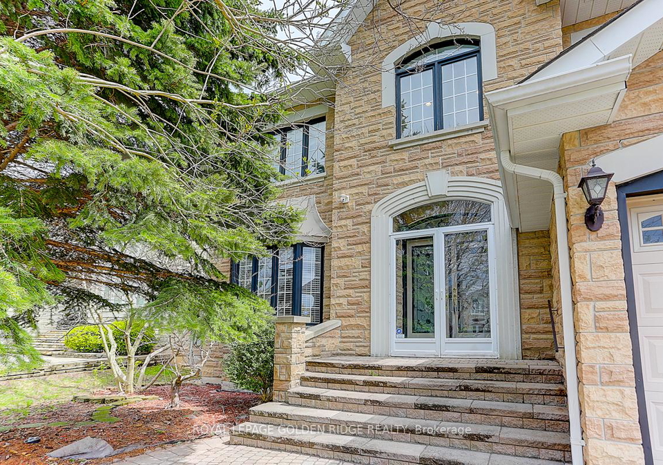 11-hillsborough-court-richmond-hill-ontario-n12398913