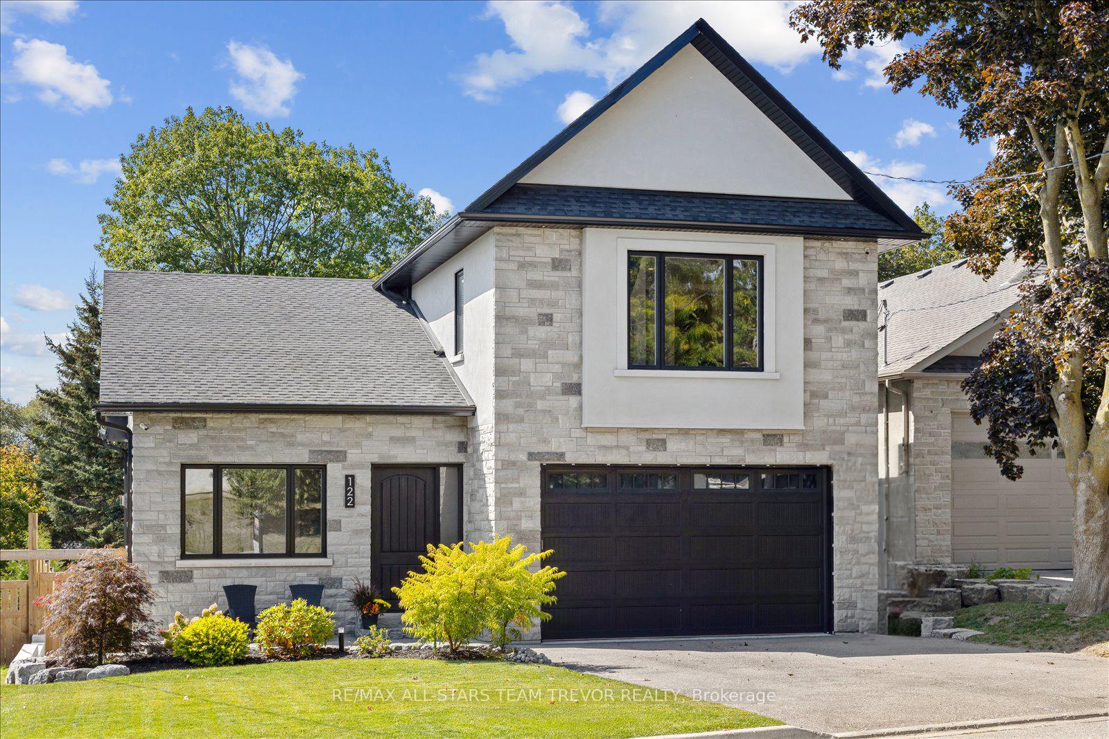 122-roxborough-road-newmarket-ontario-n12400072