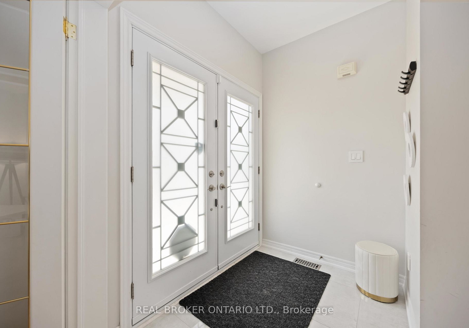 16-yoho-avenue-richmond-hill-ontario-n12401111