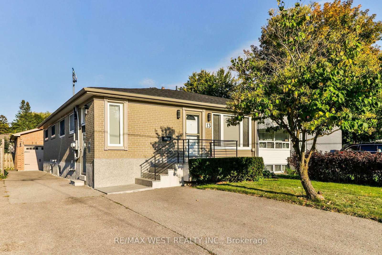 13-richardson-drive-aurora-ontario-n12403542