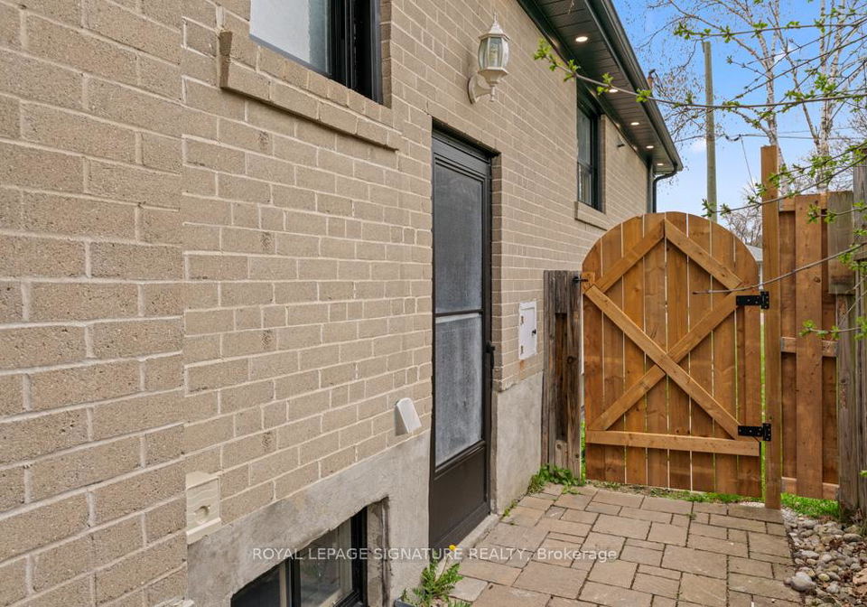12-davidson-road-aurora-ontario-n12403571
