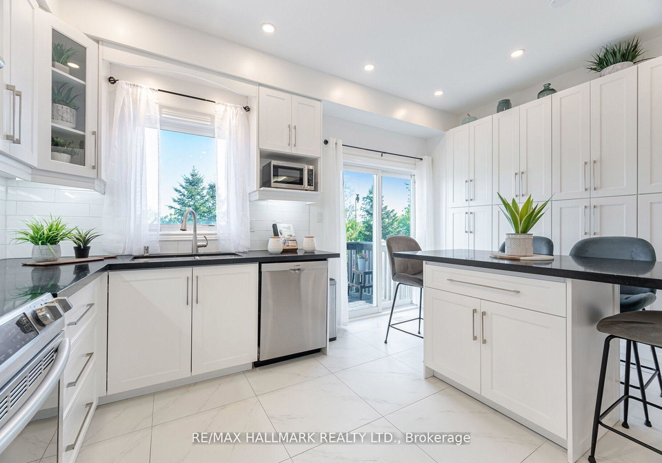 569-reeves-way-boulevard-whitchurch-stouffville-ontario-n12405825