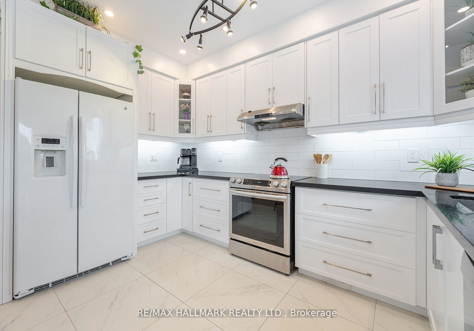 569-reeves-way-boulevard-whitchurch-stouffville-ontario-n12405825