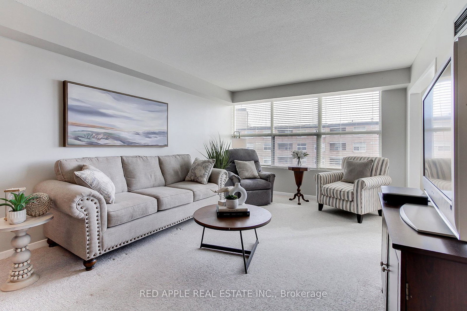250-davis-drive-newmarket-ontario-n12406270