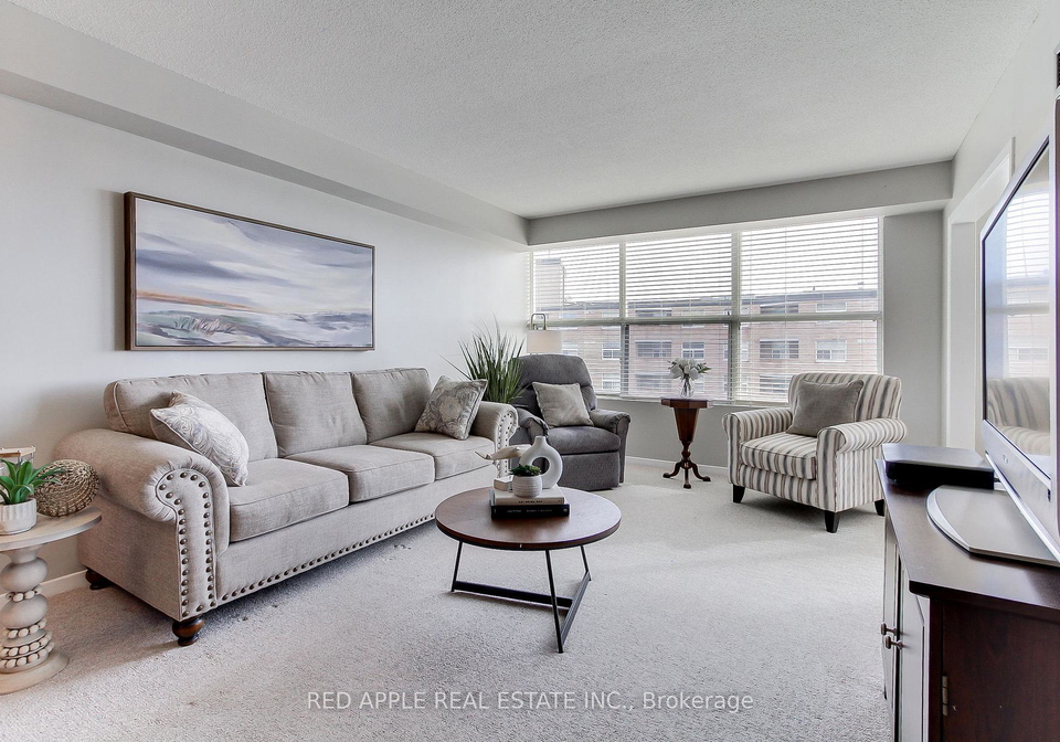 250-davis-drive-newmarket-ontario-n12406270