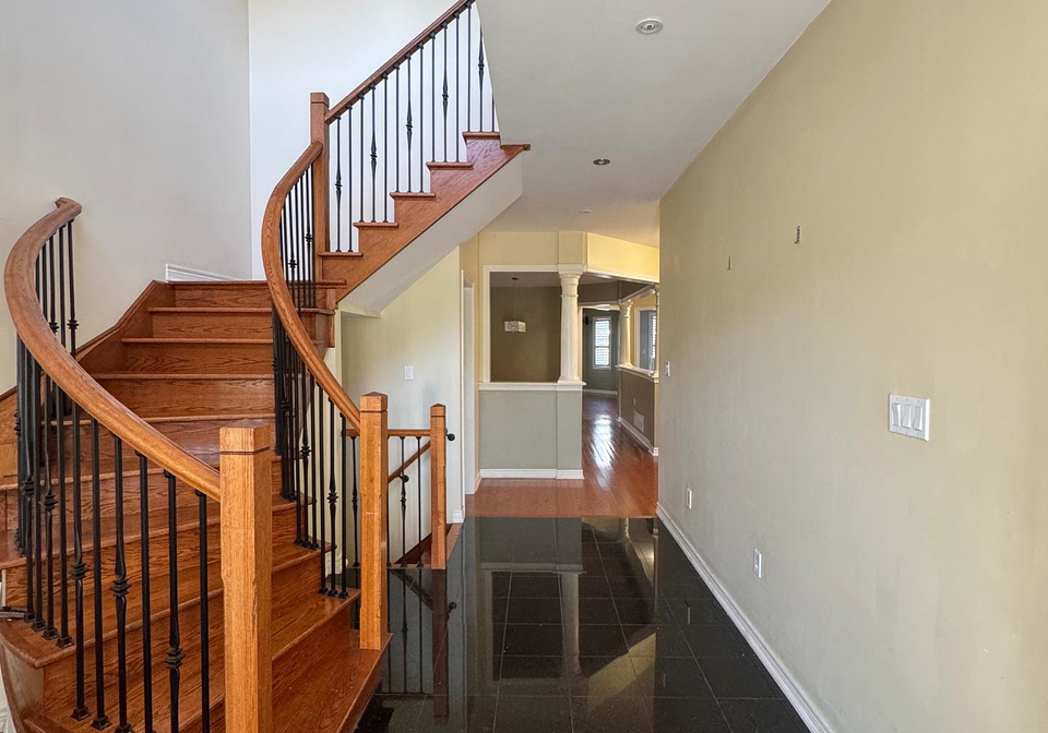 172-borealis-avenue-aurora-ontario-n12407925