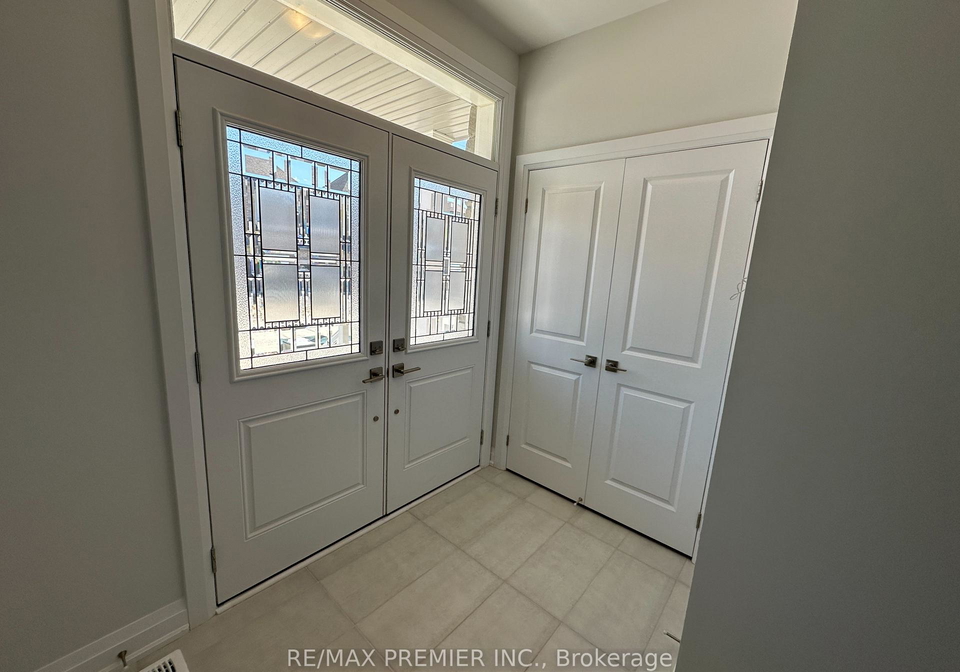 6-la-reine-avenue-richmond-hill-ontario-n12408126