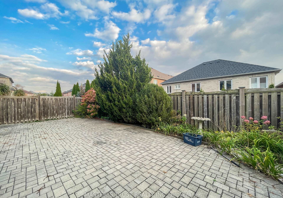 70-brass-drive-richmond-hill-ontario-n12409093