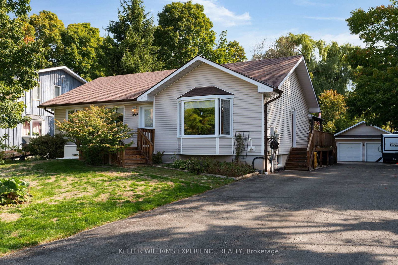 2049-mountbatten-avenue-innisfil-ontario-n12409658