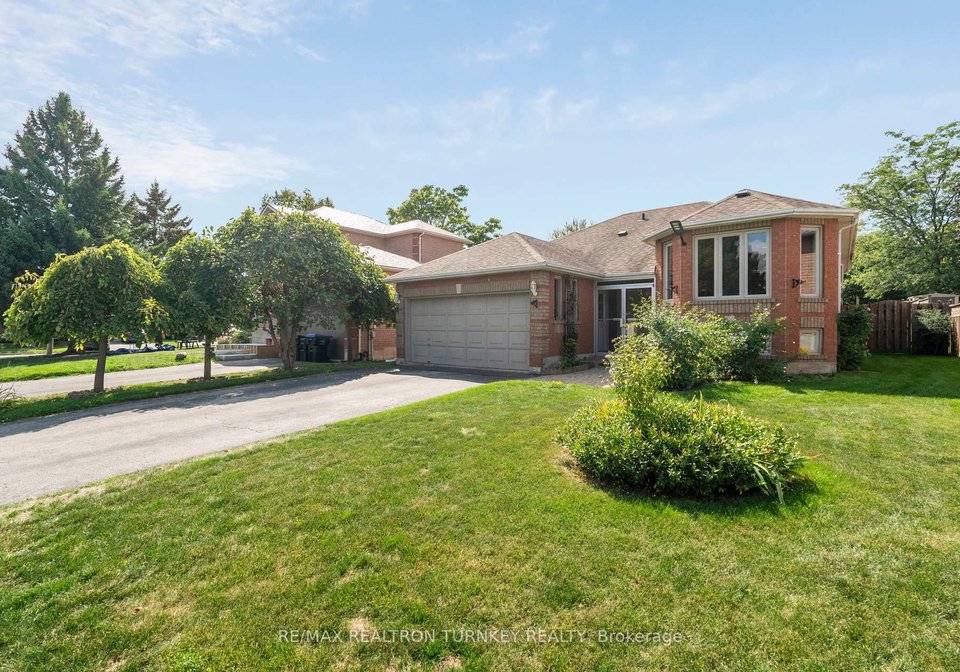 3-bronze-crescent-bradford-west-gwillimbury-ontario-n12410663