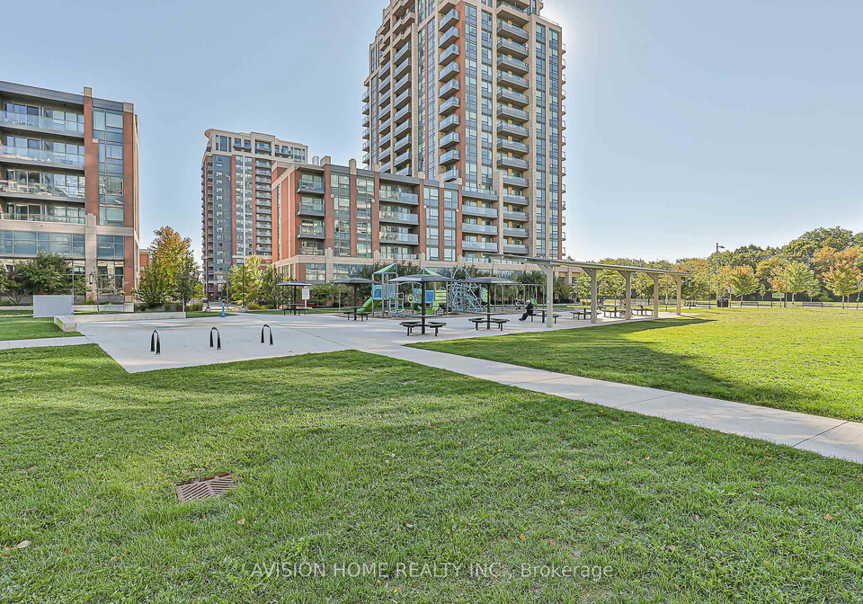 15-water-walk-drive-markham-ontario-n12410918