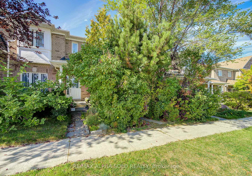 8-forestwood-street-richmond-hill-ontario-n12411098