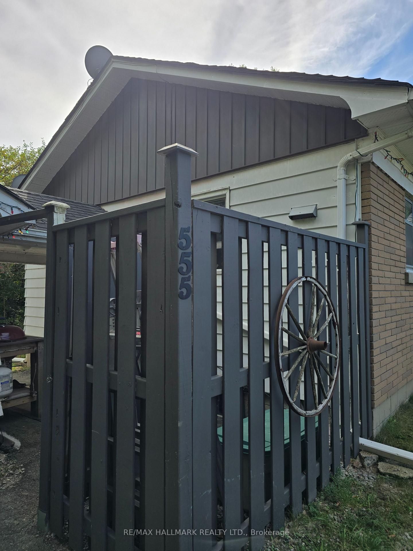 555-wellington-street-w-aurora-ontario-n12411137