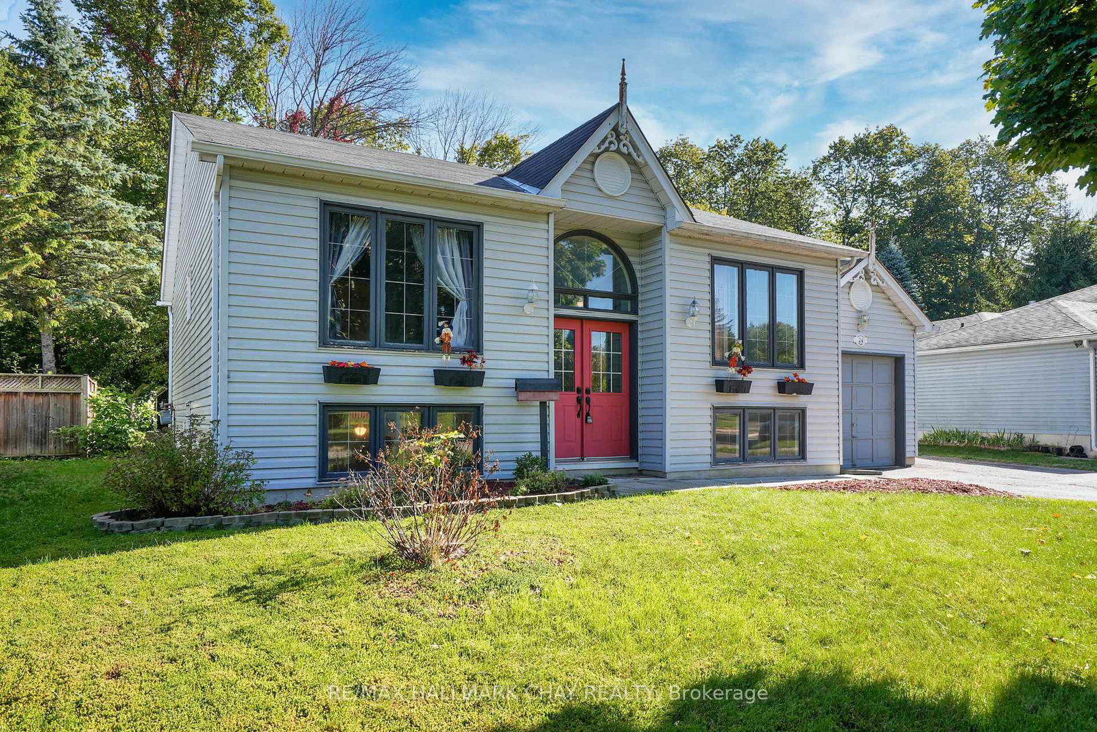 24-michael-street-essa-ontario-n12411298