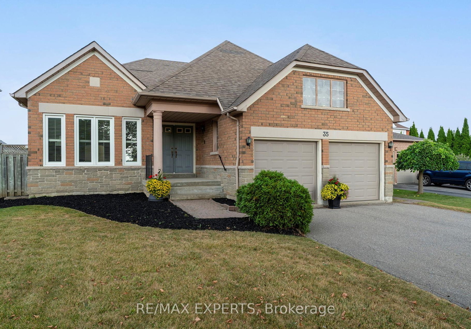 35-falkirk-crescent-vaughan-ontario-n12411628