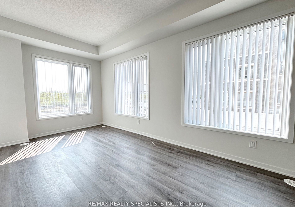 130-honeycrisp-crescent-vaughan-ontario-n12411676