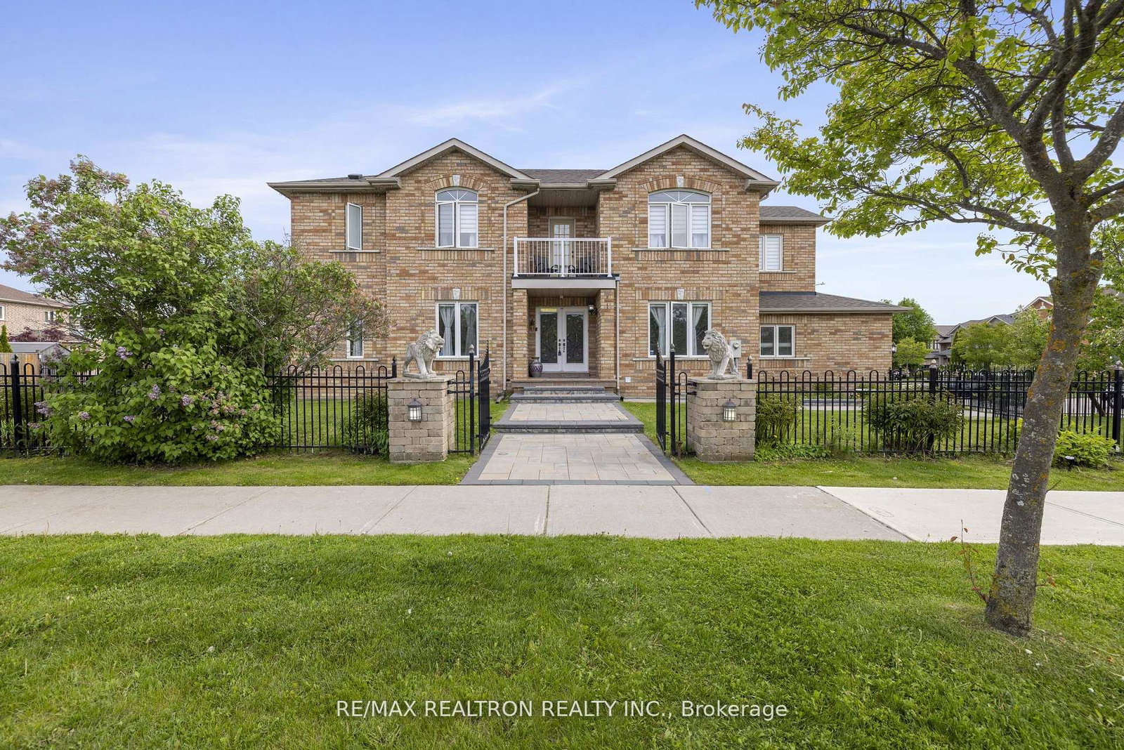 1-emily-court-richmond-hill-ontario-n12412348