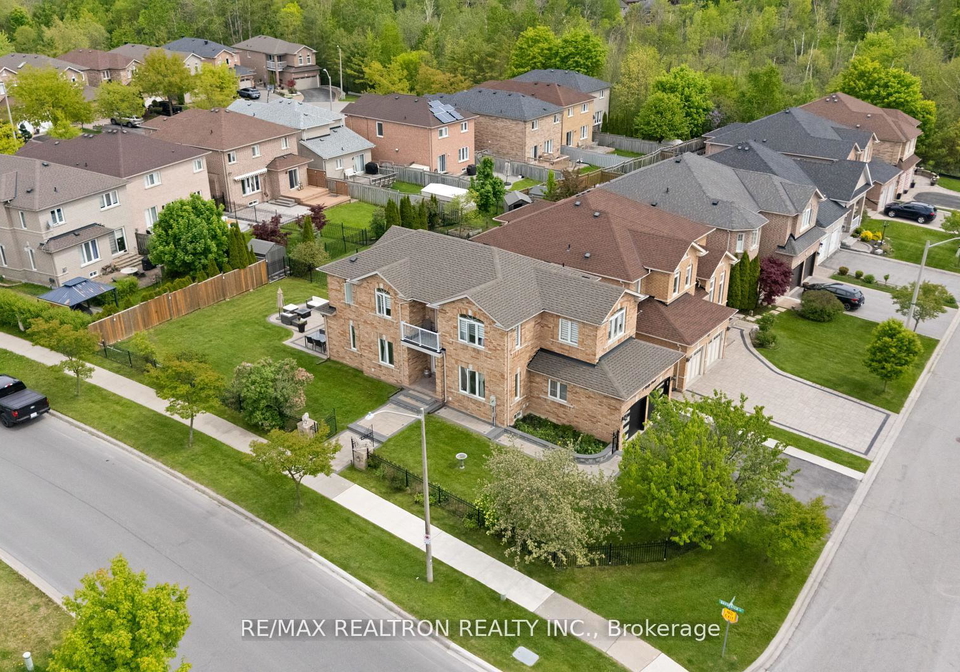 1-emily-court-richmond-hill-ontario-n12412348