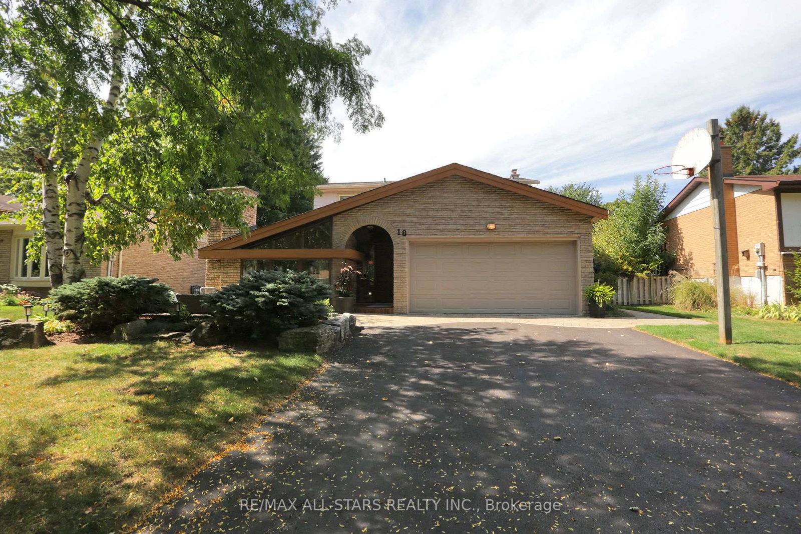 18-sir-brandiles-place-markham-ontario-n12412901