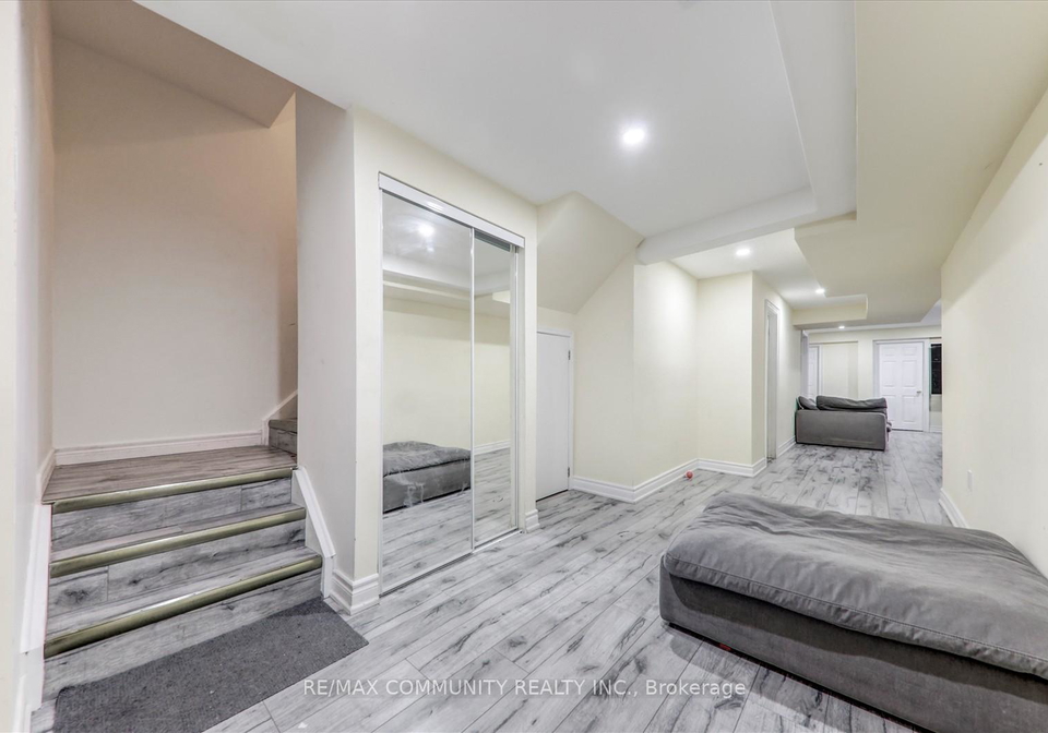 138-west-lawn-crescent-whitchurch-stouffville-ontario-n12413380