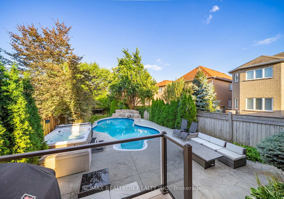 565-thornhill-woods-drive-vaughan-ontario-n12413747