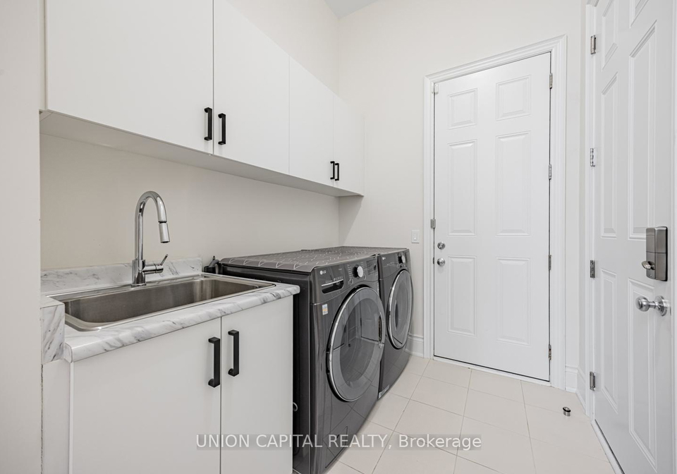 8-drizzel-crescent-richmond-hill-ontario-n12415295