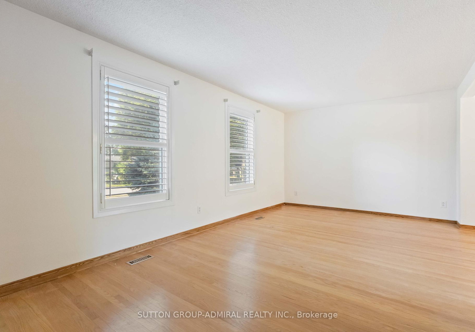 995-lemar-road-newmarket-ontario-n12416966