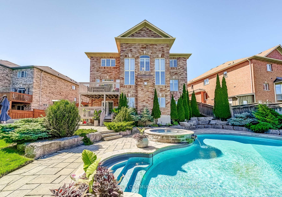 145-tonner-crescent-aurora-ontario-n12417385