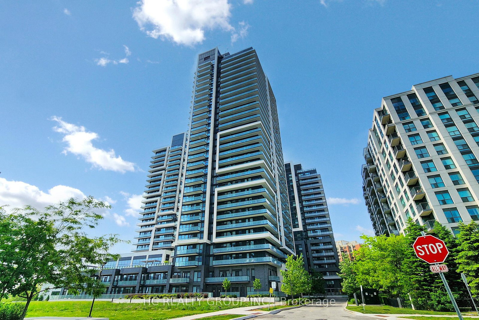 105-oneida-crescent-richmond-hill-ontario-n12417574